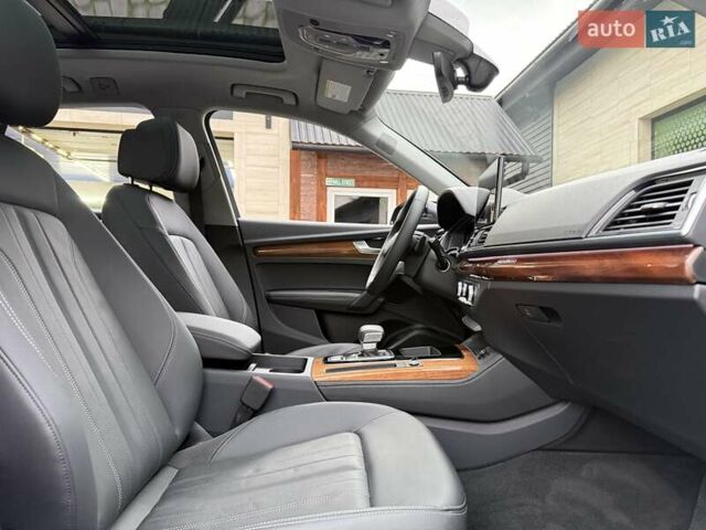 Серый Ауди Ку 5, объемом двигателя 1.98 л и пробегом 9 тыс. км за 39700 $, фото 23 на Automoto.ua