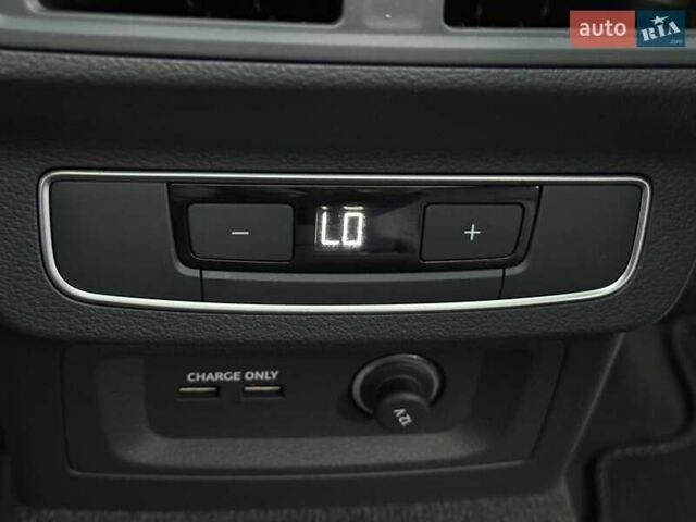 Серый Ауди Ку 5, объемом двигателя 1.98 л и пробегом 9 тыс. км за 39700 $, фото 41 на Automoto.ua