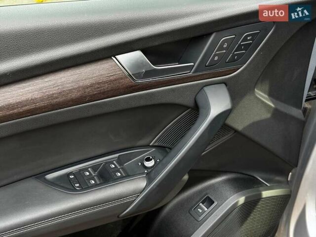 Серый Ауди Ку 5, объемом двигателя 2 л и пробегом 35 тыс. км за 41490 $, фото 19 на Automoto.ua