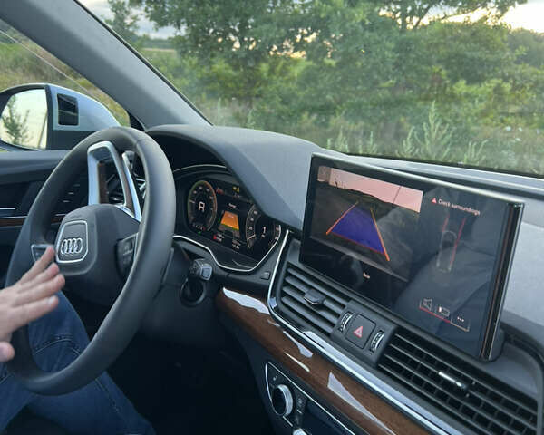 Серый Ауди Ку 5, объемом двигателя 2 л и пробегом 2 тыс. км за 55500 $, фото 33 на Automoto.ua