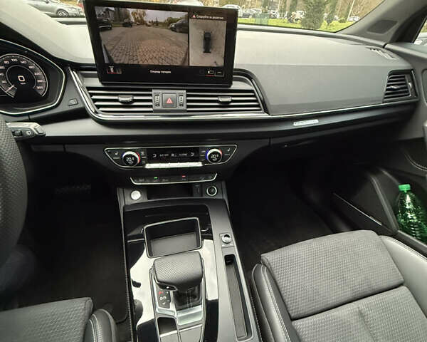 Сірий Ауді Ку 5, об'ємом двигуна 1.98 л та пробігом 12 тис. км за 58100 $, фото 57 на Automoto.ua