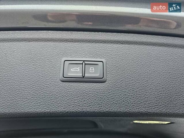 Серый Ауди Ку 5, объемом двигателя 1.98 л и пробегом 2 тыс. км за 57000 $, фото 21 на Automoto.ua