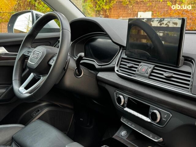 Серый Ауди Ку 5, объемом двигателя 2 л и пробегом 35 тыс. км за 41490 $, фото 36 на Automoto.ua