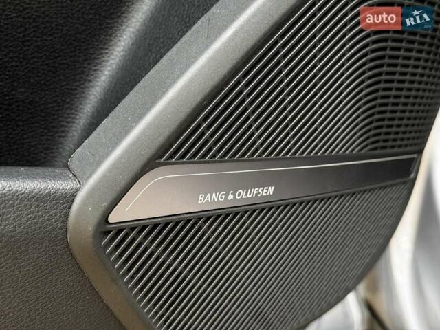 Серый Ауди Ку 5, объемом двигателя 2 л и пробегом 35 тыс. км за 41490 $, фото 16 на Automoto.ua
