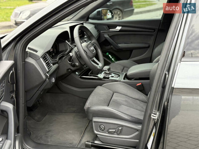 Сірий Ауді Ку 5, об'ємом двигуна 1.98 л та пробігом 12 тис. км за 58100 $, фото 24 на Automoto.ua