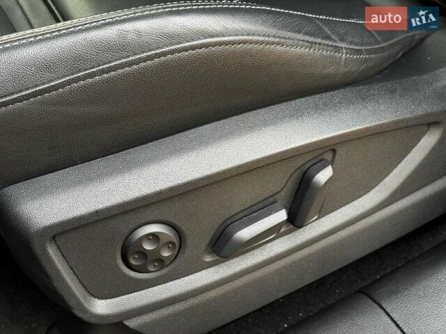 Серый Ауди Ку 5, объемом двигателя 2 л и пробегом 35 тыс. км за 41490 $, фото 25 на Automoto.ua