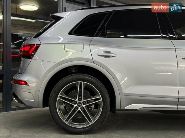 Сірий Ауді Ку 5, об'ємом двигуна 1.98 л та пробігом 5 тис. км за 54000 $, фото 13 на Automoto.ua