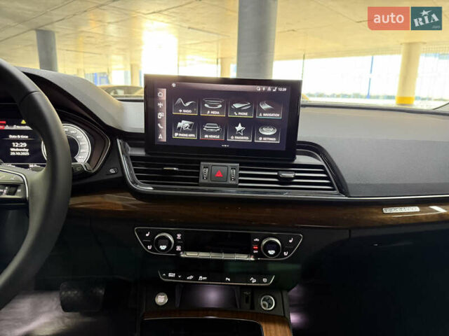 Сірий Ауді Ку 5, об'ємом двигуна 1.98 л та пробігом 5 тис. км за 54000 $, фото 26 на Automoto.ua