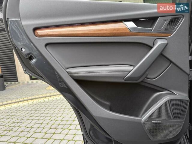 Серый Ауди Ку 5, объемом двигателя 1.98 л и пробегом 9 тыс. км за 39700 $, фото 28 на Automoto.ua