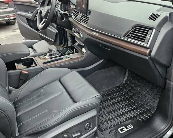 Серый Ауди Ку 5, объемом двигателя 1.98 л и пробегом 2 тыс. км за 57000 $, фото 16 на Automoto.ua