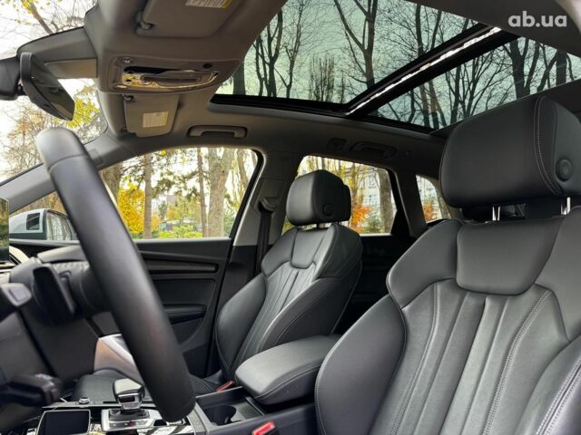 Серый Ауди Ку 5, объемом двигателя 2 л и пробегом 35 тыс. км за 41490 $, фото 23 на Automoto.ua