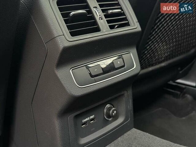 Серый Ауди Ку 5, объемом двигателя 2 л и пробегом 35 тыс. км за 41490 $, фото 14 на Automoto.ua