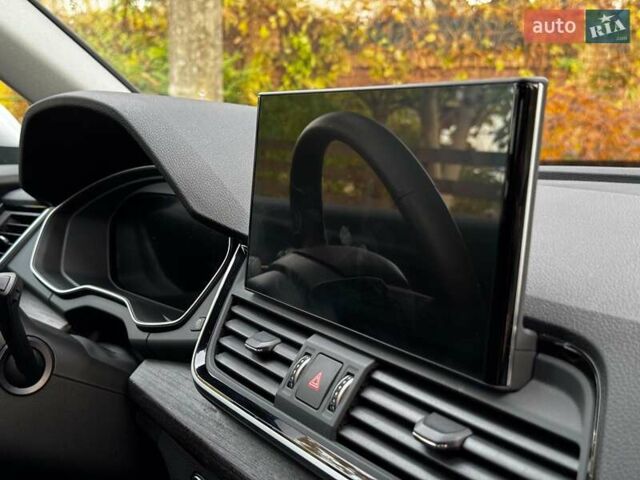 Серый Ауди Ку 5, объемом двигателя 2 л и пробегом 35 тыс. км за 41490 $, фото 39 на Automoto.ua