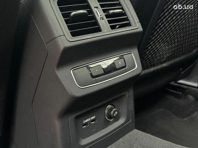 Серый Ауди Ку 5, объемом двигателя 2 л и пробегом 35 тыс. км за 41490 $, фото 14 на Automoto.ua