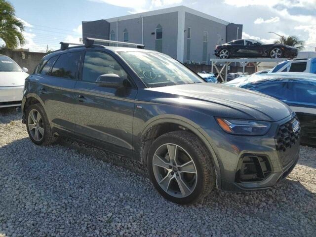 Серый Ауди Ку 5, объемом двигателя 2 л и пробегом 4 тыс. км за 23000 $, фото 3 на Automoto.ua