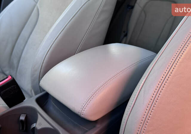 Синій Ауді Ку 5, об'ємом двигуна 3 л та пробігом 252 тис. км за 14950 $, фото 28 на Automoto.ua