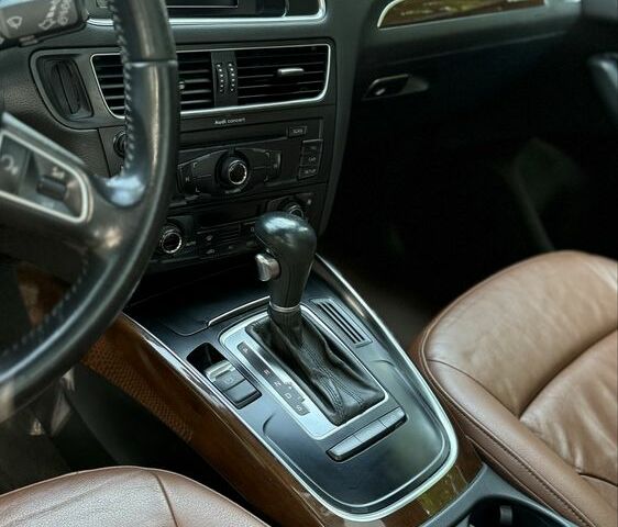 Синий Ауди Ку 5, объемом двигателя 2 л и пробегом 199 тыс. км за 10700 $, фото 6 на Automoto.ua
