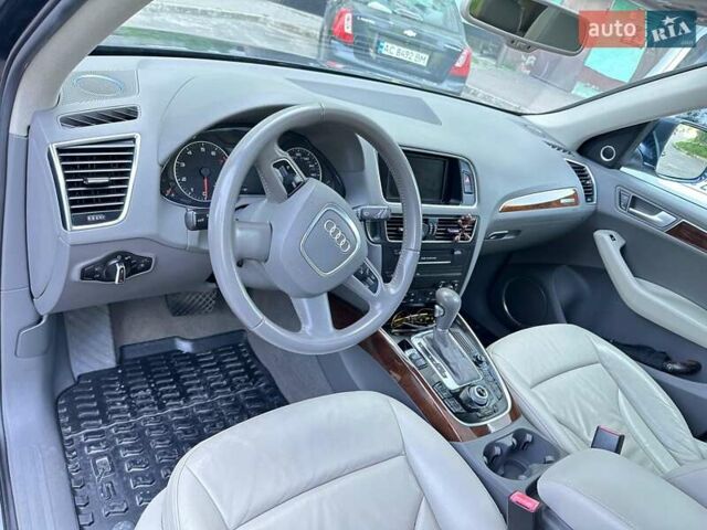 Синій Ауді Ку 5, об'ємом двигуна 2 л та пробігом 272 тис. км за 11500 $, фото 6 на Automoto.ua