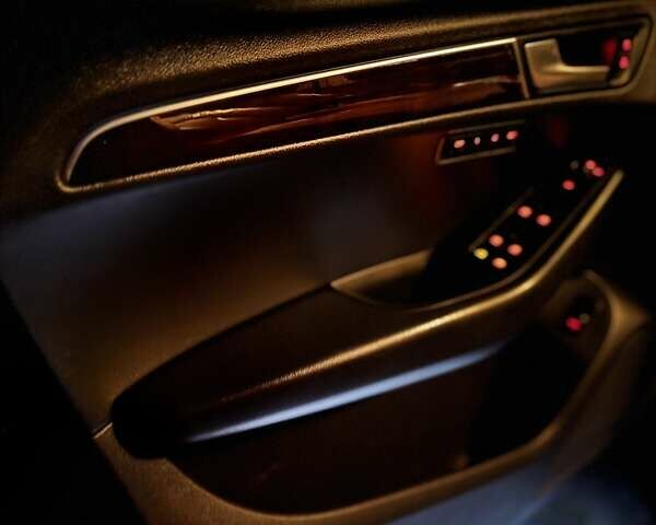 Синий Ауди Ку 5, объемом двигателя 1.98 л и пробегом 265 тыс. км за 13800 $, фото 10 на Automoto.ua