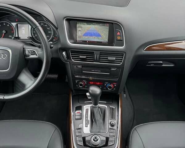 Синій Ауді Ку 5, об'ємом двигуна 2 л та пробігом 135 тис. км за 12999 $, фото 25 на Automoto.ua
