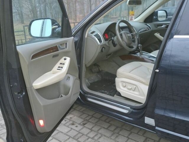 Синий Ауди Ку 5, объемом двигателя 2 л и пробегом 235 тыс. км за 11000 $, фото 2 на Automoto.ua