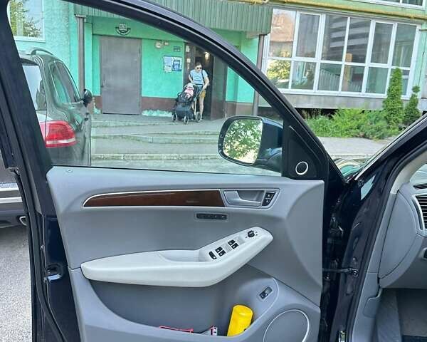 Синій Ауді Ку 5, об'ємом двигуна 2 л та пробігом 272 тис. км за 11500 $, фото 8 на Automoto.ua