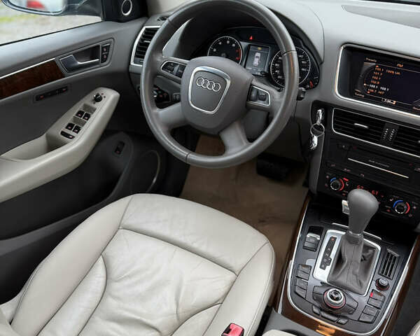 Синій Ауді Ку 5, об'ємом двигуна 2 л та пробігом 202 тис. км за 11500 $, фото 8 на Automoto.ua