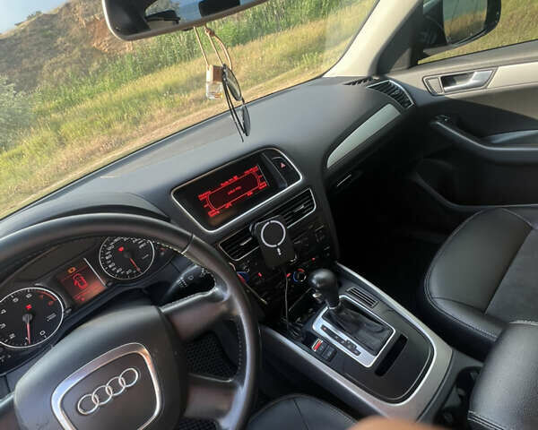 Синий Ауди Ку 5, объемом двигателя 1.98 л и пробегом 190 тыс. км за 10000 $, фото 4 на Automoto.ua