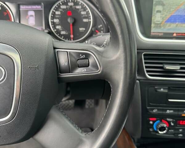 Синій Ауді Ку 5, об'ємом двигуна 2 л та пробігом 135 тис. км за 12999 $, фото 28 на Automoto.ua