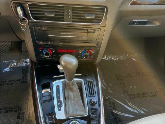 Синій Ауді Ку 5, об'ємом двигуна 2 л та пробігом 146 тис. км за 6000 $, фото 10 на Automoto.ua