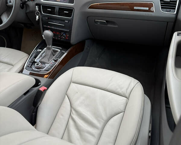 Синій Ауді Ку 5, об'ємом двигуна 2 л та пробігом 202 тис. км за 11500 $, фото 7 на Automoto.ua