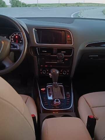 Синий Ауди Ку 5, объемом двигателя 1.98 л и пробегом 245 тыс. км за 11800 $, фото 9 на Automoto.ua