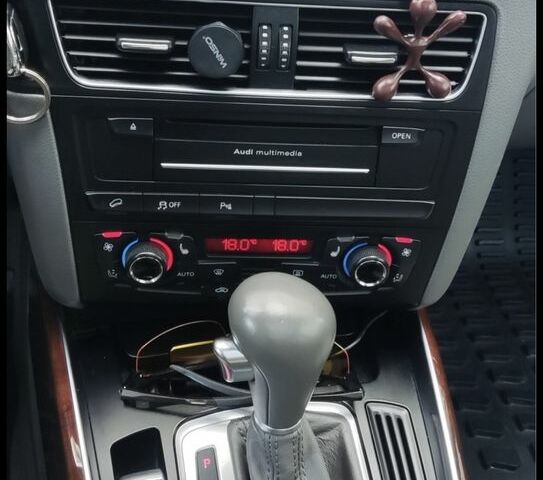 Ауди Ку 5 2011 в Владимир-Волынский на Automoto.ua Синий Ауди Ку 5, объемом двигателя 2 л и пробегом 274 тыс. км за 11000 $, фото 5 на Automoto.ua