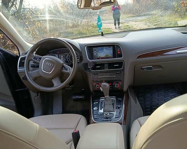 Синій Ауді Ку 5, об'ємом двигуна 1.98 л та пробігом 222 тис. км за 10999 $, фото 41 на Automoto.ua