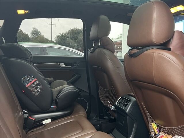 Синий Ауди Ку 5, объемом двигателя 2 л и пробегом 336 тыс. км за 12000 $, фото 4 на Automoto.ua