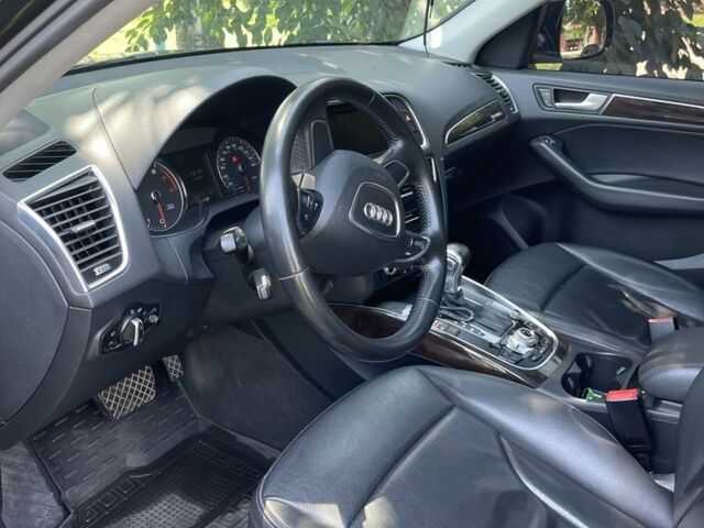 Синий Ауди Ку 5, объемом двигателя 2 л и пробегом 240 тыс. км за 12600 $, фото 4 на Automoto.ua