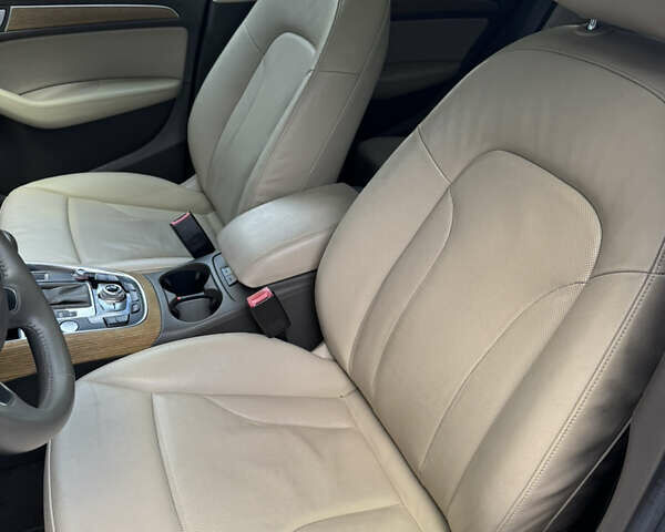 Синий Ауди Ку 5, объемом двигателя 2 л и пробегом 205 тыс. км за 13300 $, фото 56 на Automoto.ua