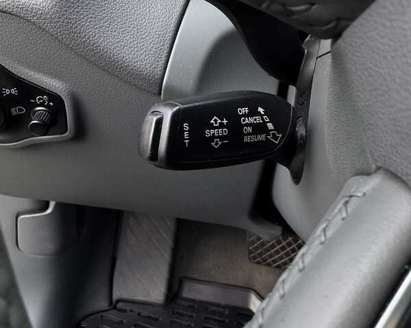 Синій Ауді Ку 5, об'ємом двигуна 2 л та пробігом 210 тис. км за 13300 $, фото 36 на Automoto.ua
