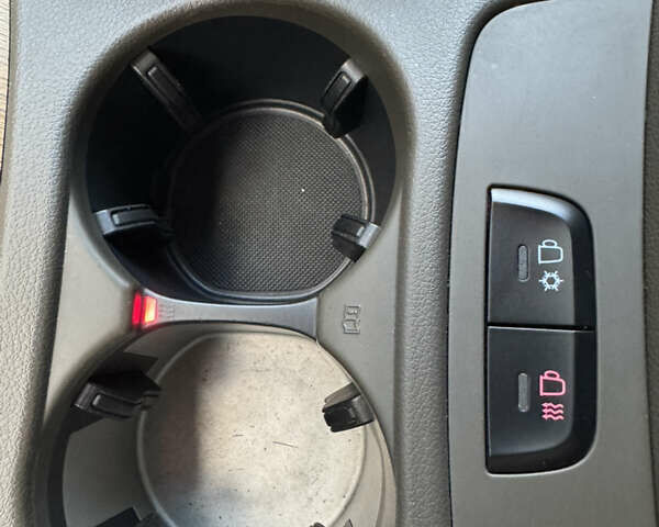 Синий Ауди Ку 5, объемом двигателя 2 л и пробегом 205 тыс. км за 13300 $, фото 68 на Automoto.ua