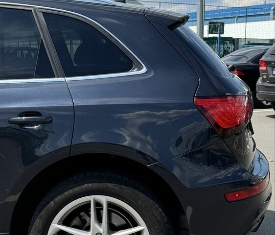 Синій Ауді Ку 5, об'ємом двигуна 3 л та пробігом 165 тис. км за 11000 $, фото 4 на Automoto.ua