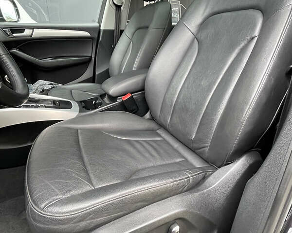 Синій Ауді Ку 5, об'ємом двигуна 1.98 л та пробігом 246 тис. км за 12300 $, фото 31 на Automoto.ua