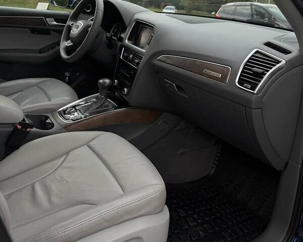 Синій Ауді Ку 5, об'ємом двигуна 2 л та пробігом 210 тис. км за 13300 $, фото 52 на Automoto.ua