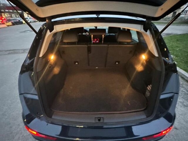 Синій Ауді Ку 5, об'ємом двигуна 2 л та пробігом 227 тис. км за 11500 $, фото 7 на Automoto.ua