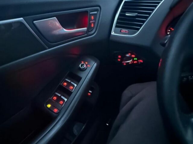 Синій Ауді Ку 5, об'ємом двигуна 2 л та пробігом 227 тис. км за 11500 $, фото 12 на Automoto.ua