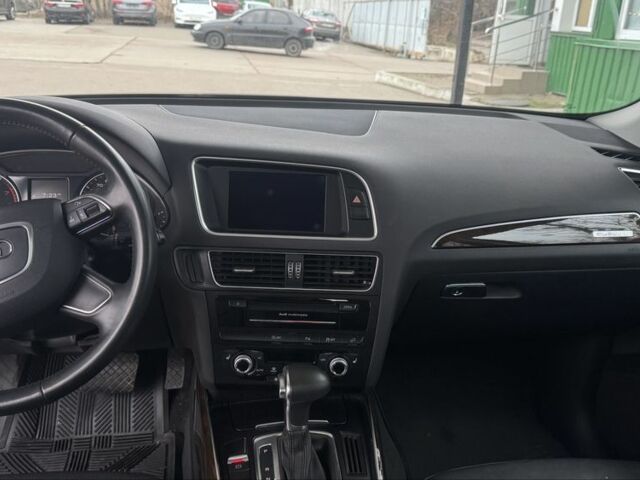 Синій Ауді Ку 5, об'ємом двигуна 3 л та пробігом 165 тис. км за 11000 $, фото 11 на Automoto.ua