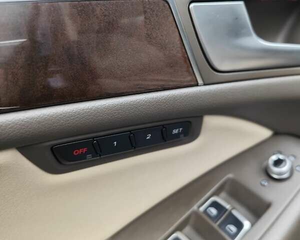 Синій Ауді Ку 5, об'ємом двигуна 1.98 л та пробігом 242 тис. км за 12700 $, фото 16 на Automoto.ua