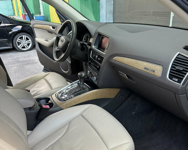 Синий Ауди Ку 5, объемом двигателя 2 л и пробегом 205 тыс. км за 13300 $, фото 92 на Automoto.ua