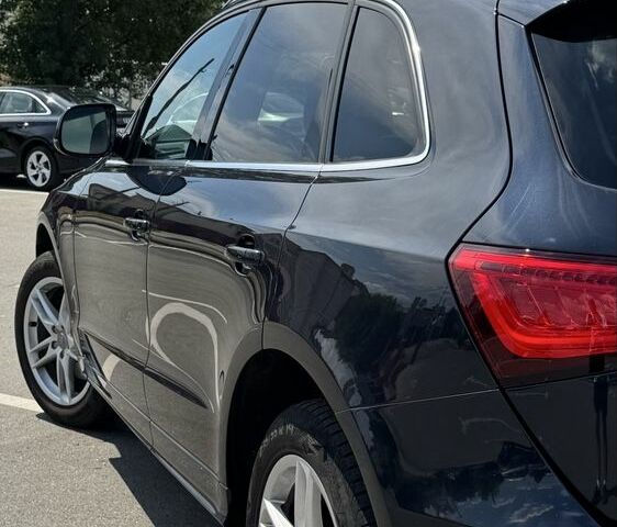 Синій Ауді Ку 5, об'ємом двигуна 3 л та пробігом 165 тис. км за 11000 $, фото 6 на Automoto.ua