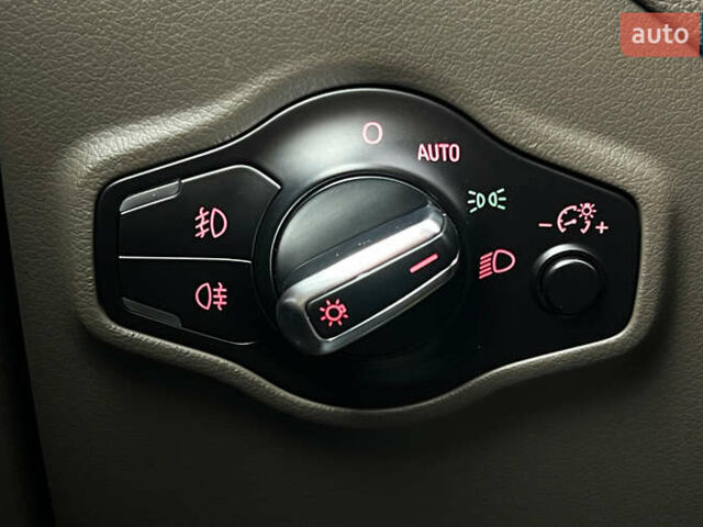 Ауді Ку 5 2014 у Львові на Automoto.ua Синій Ауді Ку 5, об'ємом двигуна 3 л та пробігом 291 тис. км за 16300 $, фото 17 на Automoto.ua