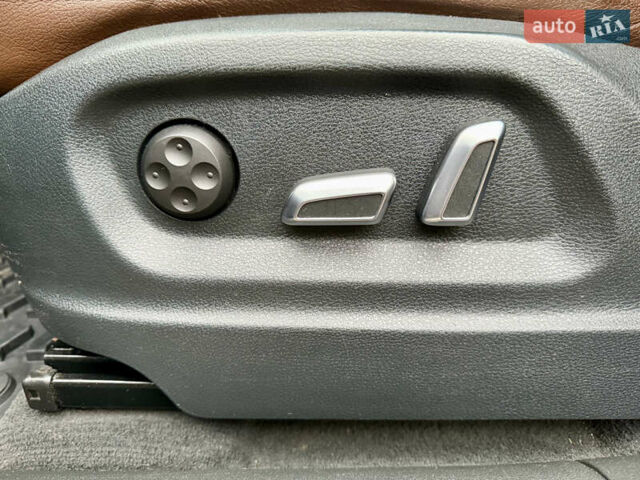 Синий Ауди Ку 5, объемом двигателя 2 л и пробегом 220 тыс. км за 15900 $, фото 48 на Automoto.ua